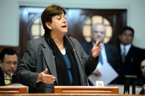 Diputada Lourdes Alcorta, vicepresidente de la comisión de Relaciones Exteriores del gobierno peruano